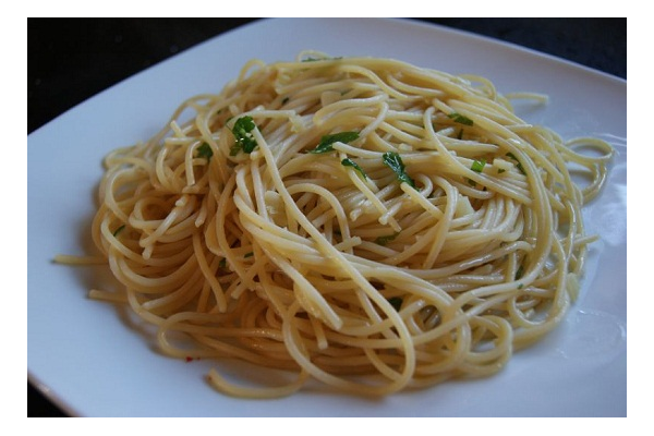 Espaguetis en aceite de oliva