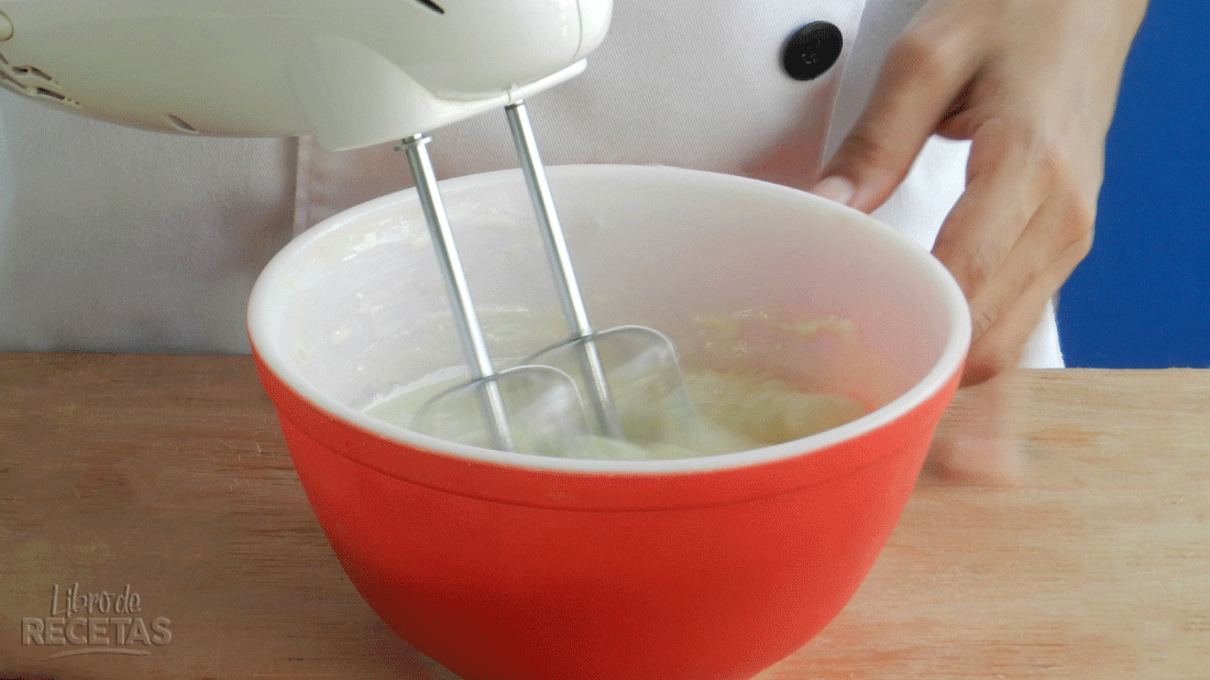 helado de queso crema con ruibarbo paso 1c