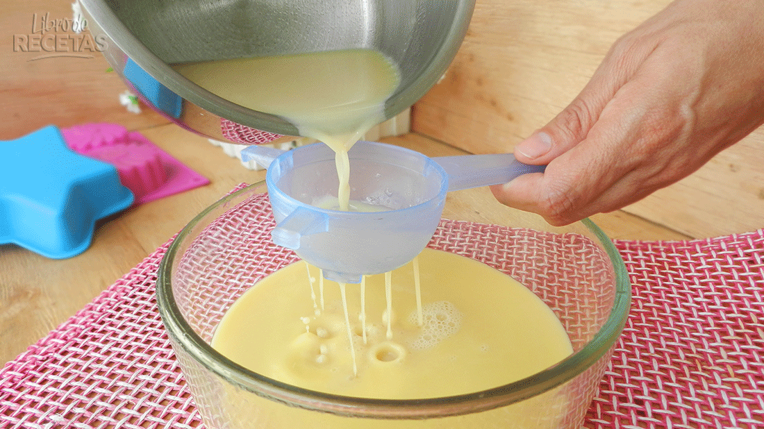 Paso 3 Panna-cotta con mermelada de durazno