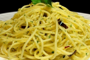 Espaguetis en salsa de perejil